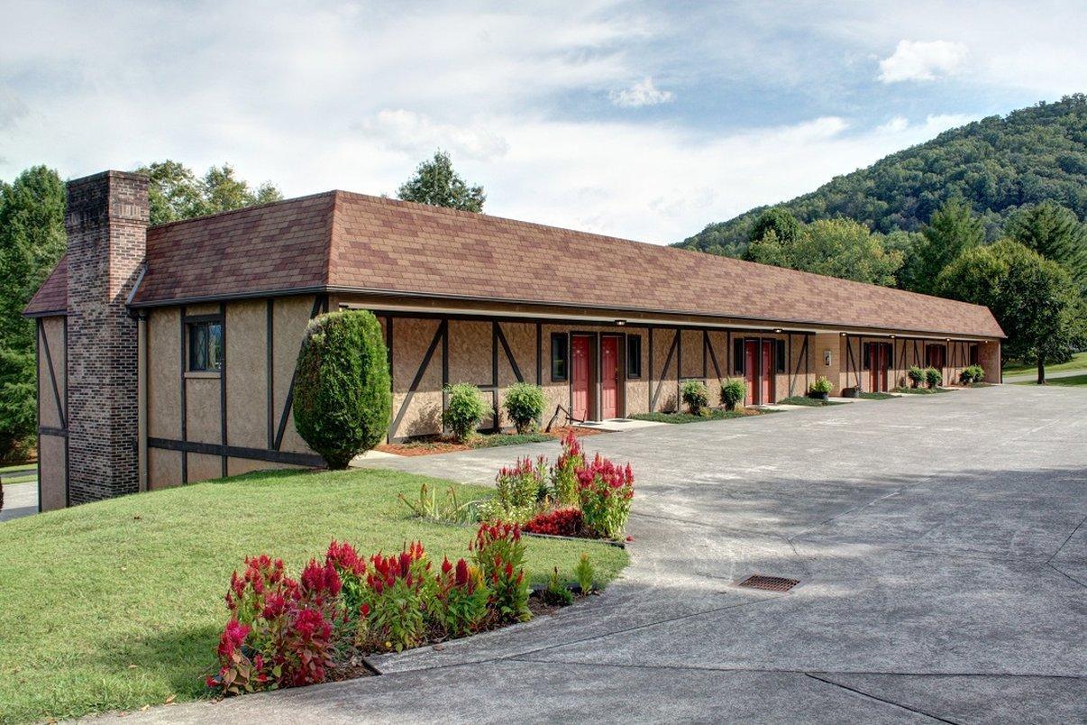Highland Manor