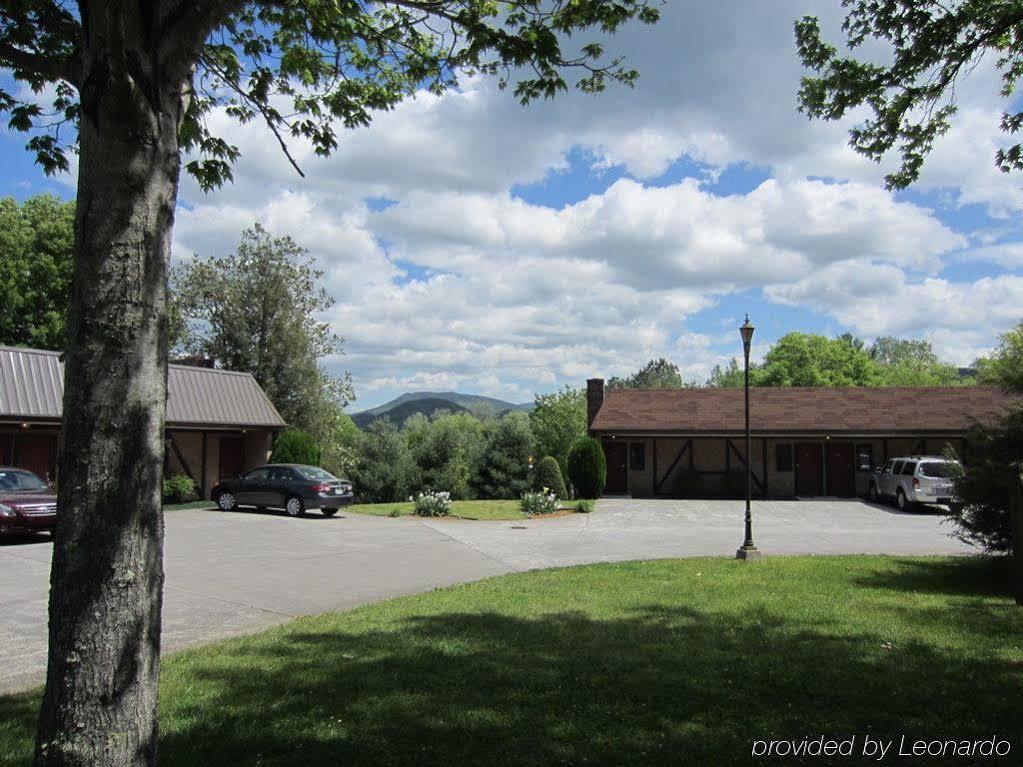 Highland Manor 2*