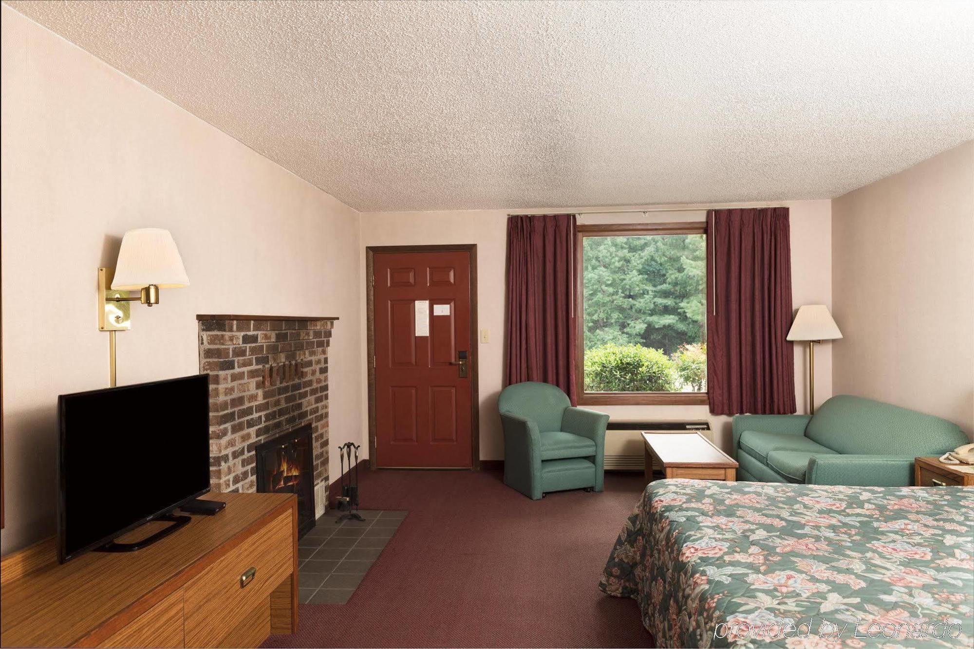 Highland Manor 2*